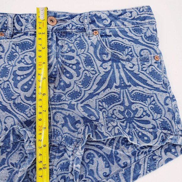 H&M Divided Damask blue ivory Print Denim Shorts US size 6 small - Picture 8 of 8
